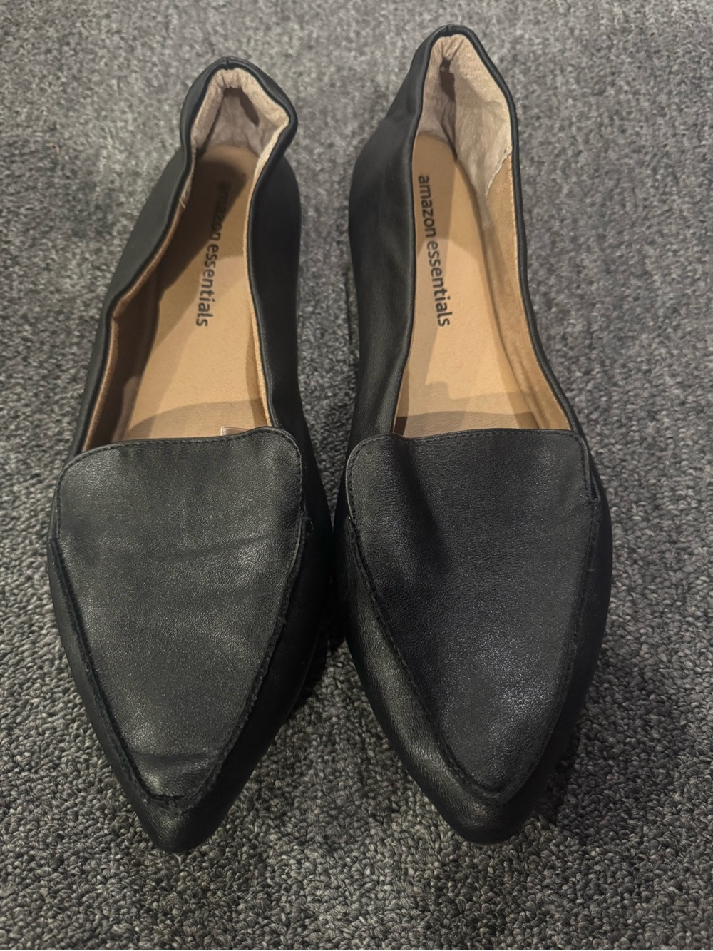 Amazon Essentials Women’s Black Pointed Toe flats size 9